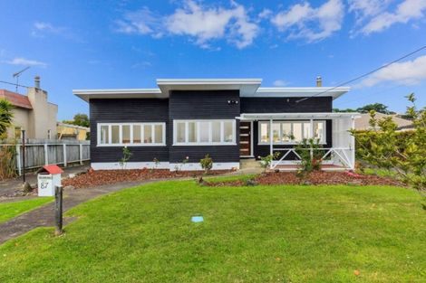 Photo of property in 1/87 Nile Road, Milford, Auckland, 0620