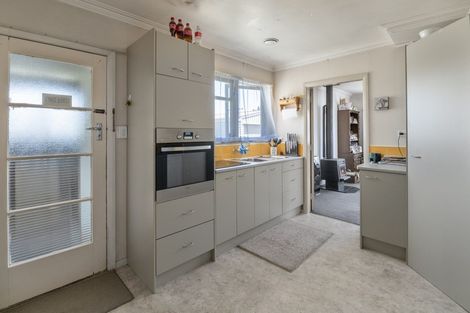 Photo of property in 147 Queen Street West, Levin, 5510