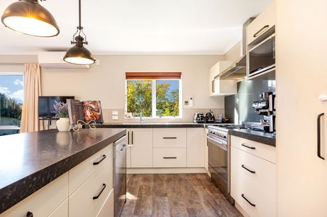 Photo of property in 11 Te Puia Drive, Aotea, Porirua, 5024