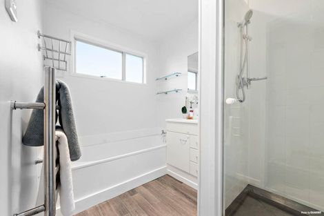 Photo of property in 17 Taioma Crescent, Te Atatu Peninsula, Auckland, 0610