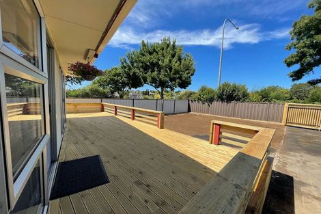 Photo of property in 104 Edmonton Road, Henderson, Auckland, 0612