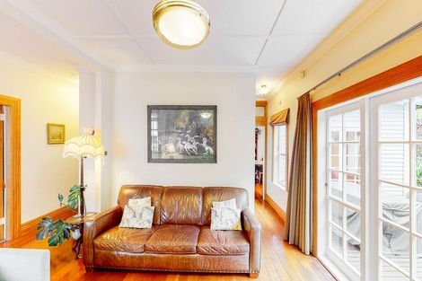 Photo of property in 74 Glenmore Street, Northland, Wellington, 6012