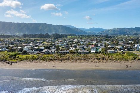 Photo of property in 115 Field Way, Waikanae Beach, Waikanae, 5036