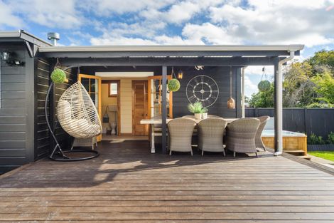 Photo of property in 97 Featherston Street, Takaro, Palmerston North, 4412