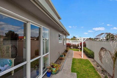Photo of property in 5 Esplanade Rise, Coastlands, Whakatane, 3120