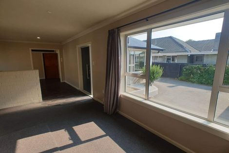 Photo of property in 37 Acacia Avenue, Upper Riccarton, Christchurch, 8041