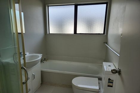Photo of property in 2/30 Karepo Crescent, Ranui, Auckland, 0612