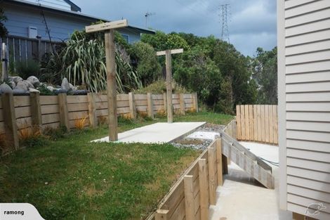 Photo of property in 104a Glanmire Road, Newlands, Wellington, 6037