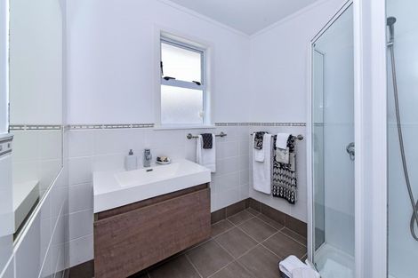 Photo of property in 37 Churchill Avenue, Manurewa, Auckland, 2102