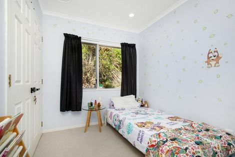 Photo of property in 125 Woodman Drive, Tawa, Wellington, 5028