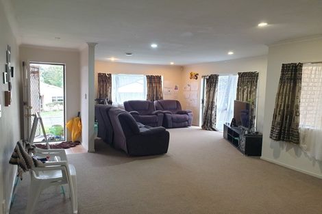 Photo of property in 3 Parkridge Way, Henderson, Auckland, 0612
