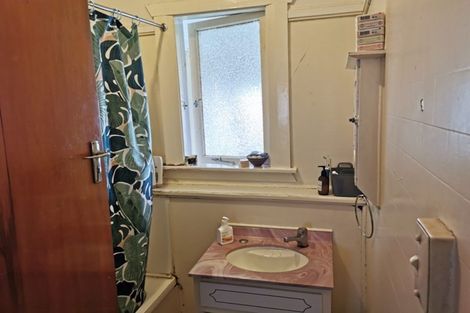 Photo of property in 37 Bay Street, Petone, Lower Hutt, 5012
