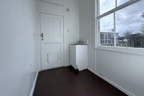 Photo of property in 44 Lynwood Road, New Lynn, Auckland, 0600