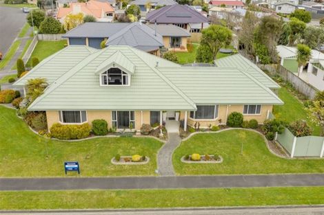 Photo of property in 40 Easton Way, Levin, 5510