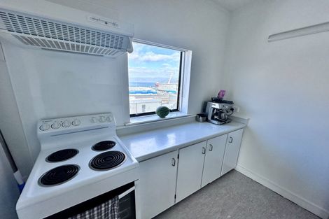 Photo of property in Hobson Court Flats, 65/70u Hobson Street, Thorndon, Wellington, 6011