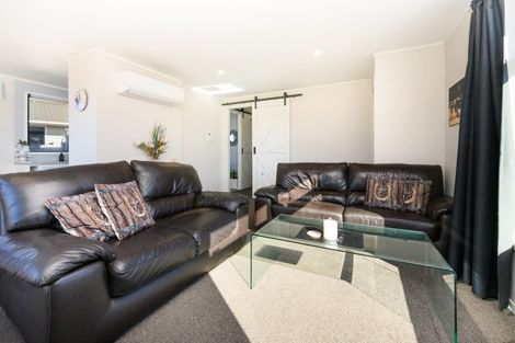 Photo of property in 7 Colonial Place, Kelvin Grove, Palmerston North, 4414