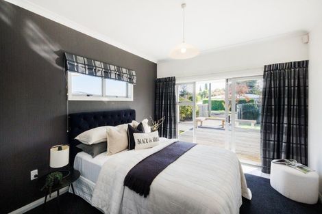 Photo of property in 18 East Street, Terrace End, Palmerston North, 4410