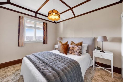 Photo of property in 4 Kitchener Terrace, Moturoa, New Plymouth, 4310