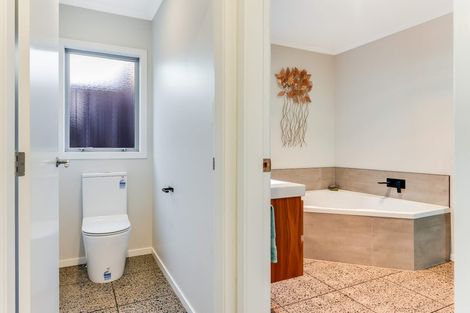 Photo of property in 7 Greenfield Drive, Western Heights, Hamilton, 3200