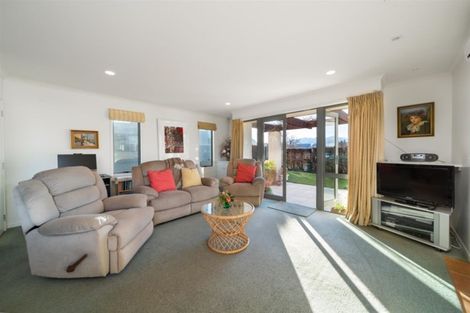 Photo of property in 9 Meadowbrook Place, Wanaka, 9305