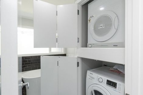 Photo of property in 10 Pitama Road, Awapuni, Palmerston North, 4412