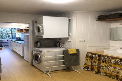 Photo of property in 27 Mceldowney Road, Titirangi, Auckland, 0604