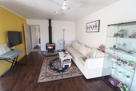 Photo of property in 2/99 Ocean View Road, Hillcrest, Auckland, 0627