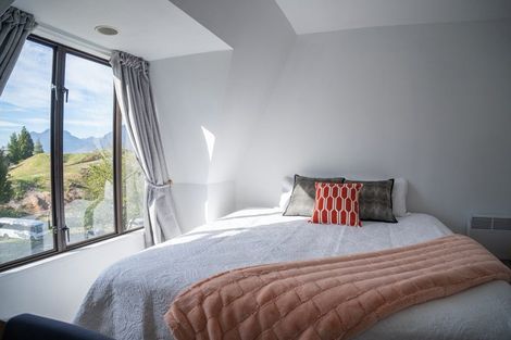 Photo of property in Goldridge Apartments, 21/43 Goldridge Way, Queenstown, 9300