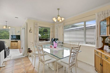 Photo of property in 102a Parkvale Road, Karori, Wellington, 6012