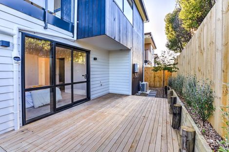 Photo of property in 858d East Coast Road, Northcross, Auckland, 0630
