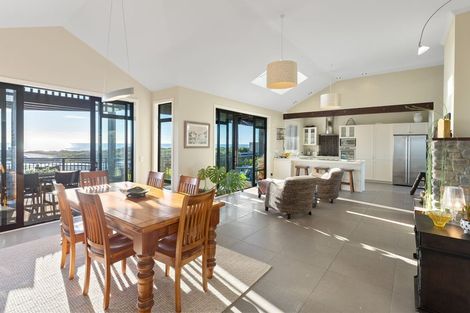 Photo of property in 8 Beachview Grove, Peka Peka, Waikanae, 5391