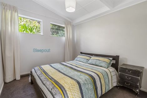 Photo of property in 39 Glenesk Road, Piha, New Lynn, 0772