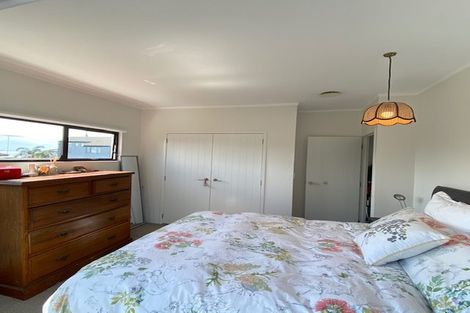 Photo of property in 2/21 Scarboro Terrace, Murrays Bay, Auckland, 0630