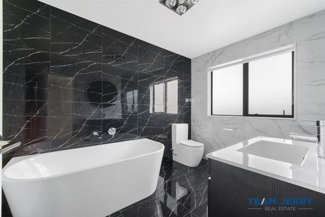 Photo of property in 20 Laquinta Place, Flat Bush, Auckland, 2019
