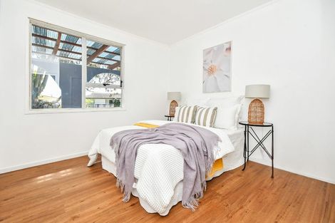 Photo of property in 33 Killington Crescent, Mangere, Auckland, 2022