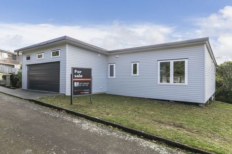 Photo of property in 23 Padnell Crescent, Paparangi, Wellington, 6037