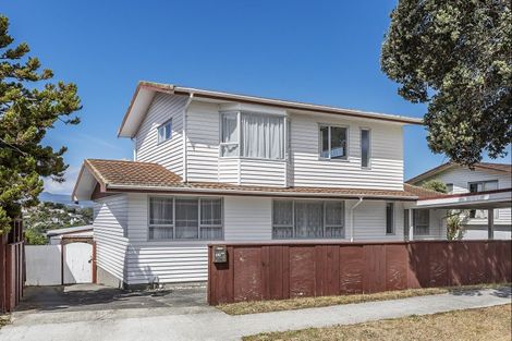 Photo of property in 4 Aramoana Place, Maupuia, Wellington, 6022