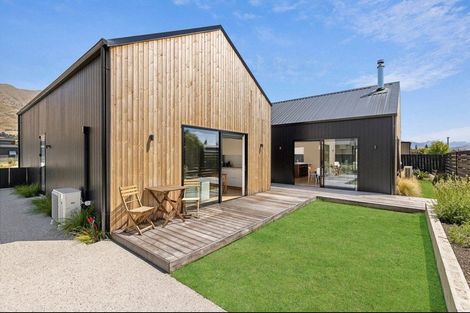 Photo of property in 12 Cleland Close, Wanaka, 9382