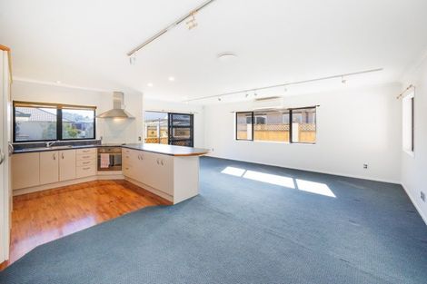 Photo of property in 31-33 Oak Crescent, Ashhurst, 4810