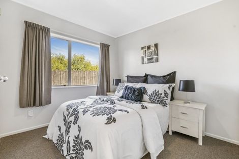 Photo of property in 15 Hocken Place, Mangere Bridge, Auckland, 2022