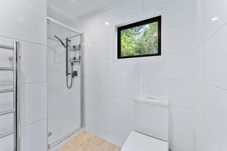 Photo of property in 10 Latham Road, York Bay, Lower Hutt, 5013