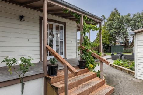 Photo of property in 3 Moeller Street, Taradale, Napier, 4112