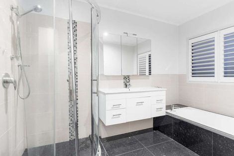 Photo of property in 24a Alexander Street, Cockle Bay, Auckland, 2014