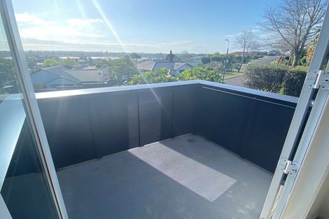 Photo of property in 1 Lysaght Place, Welcome Bay, Tauranga, 3112