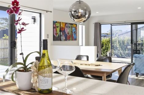 Photo of property in 6 Dida Park Drive, Kumeu, 0810