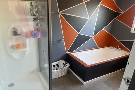 Photo of property in 27 Rospeath Crescent, Spotswood, New Plymouth, 4310