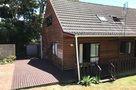 Photo of property in 130 Cliff View Drive, Green Bay, Auckland, 0604
