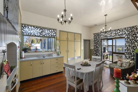 Photo of property in 10 Riverside Drive, Kelvin Grove, Palmerston North, 4470