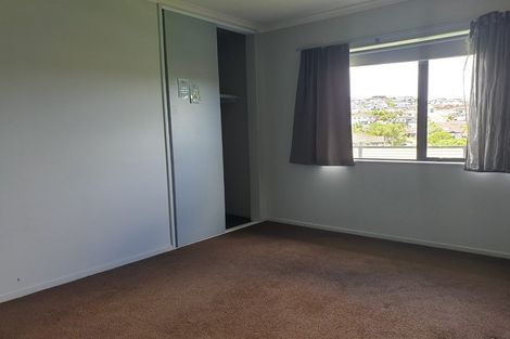 Photo of property in 86 San Marino Drive West, Henderson, Auckland, 0612