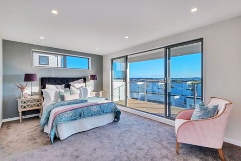 Photo of property in 5 Manawanui Way, Orewa, 0931